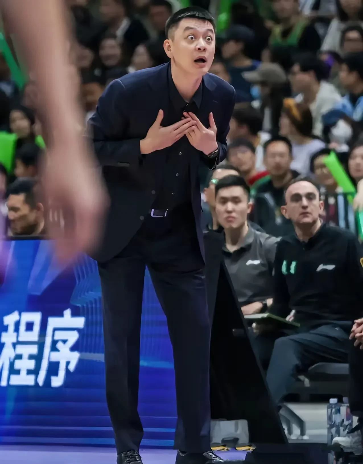 关于NBA常规赛集结日再迎强敌,深圳男篮主帅复盘,主帅态度——质疑声仍在,临场指挥获称赞的信息 关于NBA常规赛集结日再迎强敌,深圳男篮主帅复盘,主帅态度——质疑声仍在,临场指挥获称赞的信息