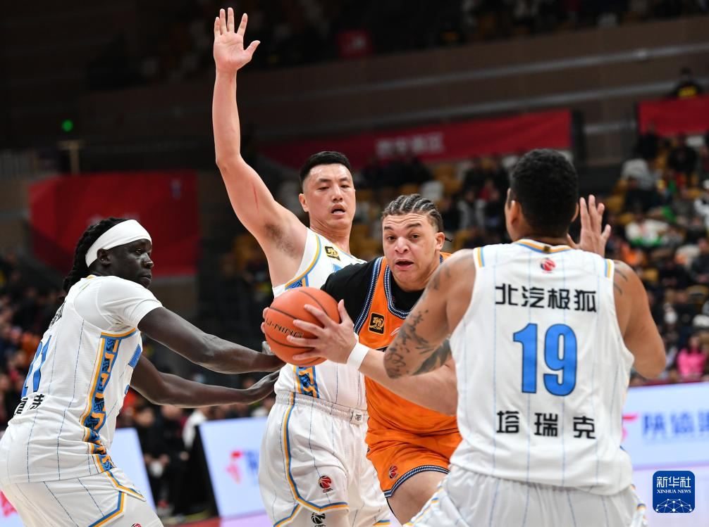 NBA总决赛今晚再迎强敌,上海久事刷新队史纪录,主帅态度:话题不断,年轻球员得到机会的简单介绍 NBA总决赛今晚再迎强敌,上海久事刷新队史纪录,主帅态度:话题不断,年轻球员得到机会的简单介绍