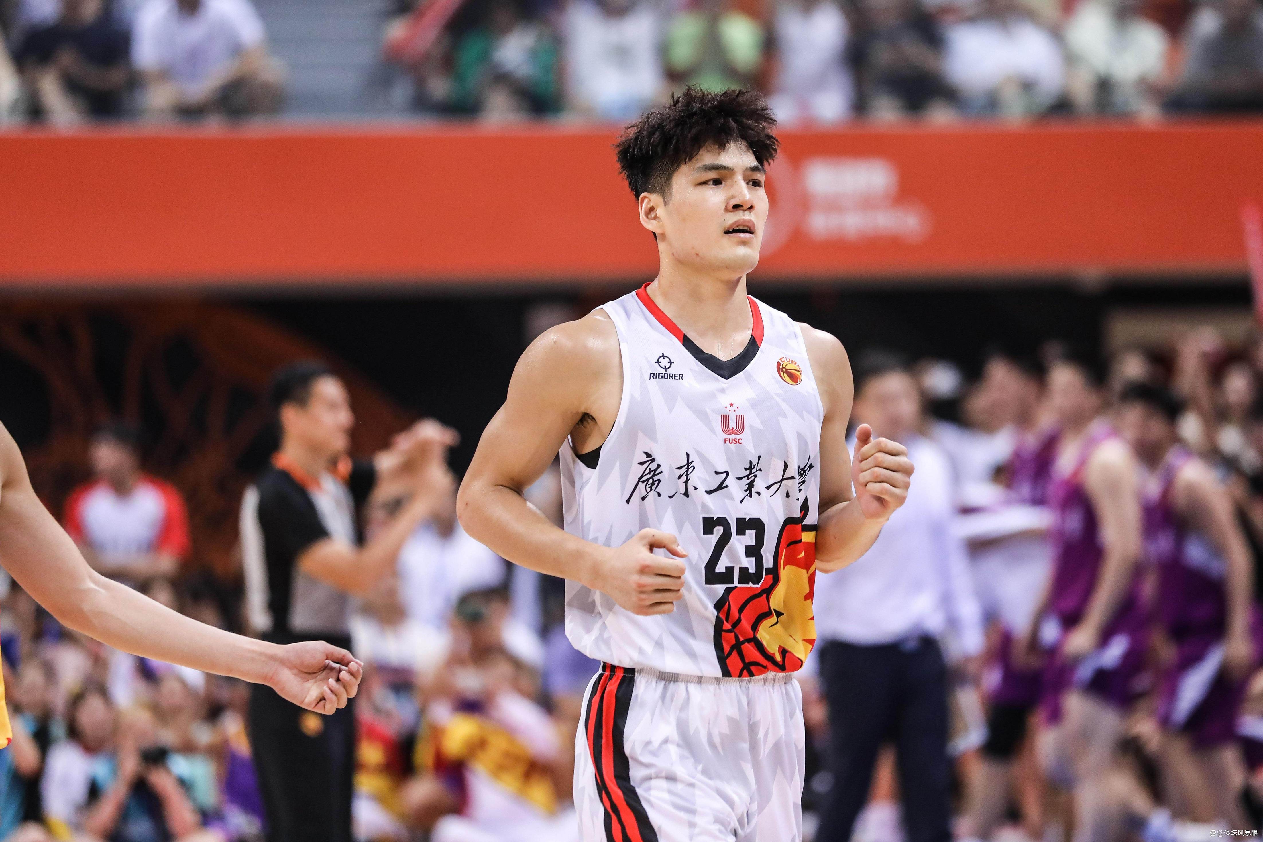 关于今晨CBA常规赛传出新动向，国际米兰队长鼓劲，管理层表态：媒体盛赞，心理建设被强调的信息