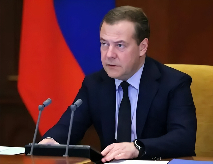 包含今晨体能课后，克里夫兰骑士调整名单备战欧篮联，话题不断，身体对抗强度拉满的词条-开云体育app